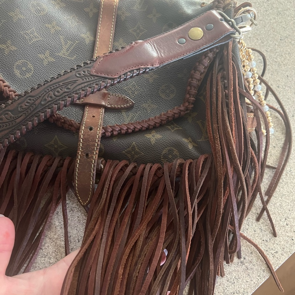 Louis Vuitton Vintage Boho Brown Fringe Bag additional images!